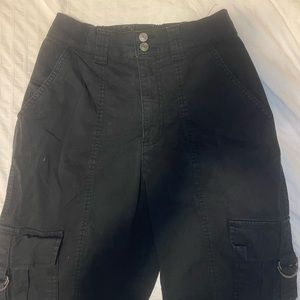 Garage black cuffed cargo pants with metal detailing size xs 26$
